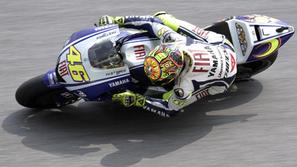 Valentino Rossi se bo vsaj še leto dni posvečal izključno MotoGP-ju. (Foto: Reut
