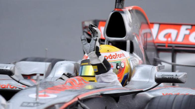 "A ga imam? A ga imam?" Ja, Lewis, imaš naslov!