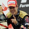 Vettel je sebi in Bikcem privozil prvo zmago.