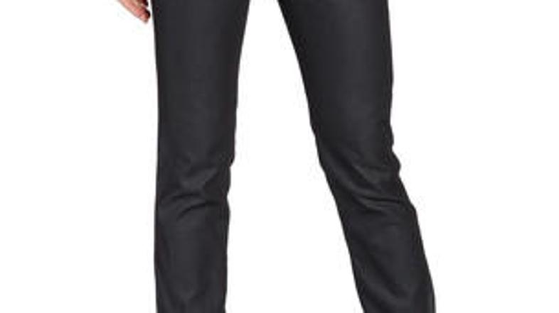 Oprijete kavbojke kombinirajte z visokimi petami.