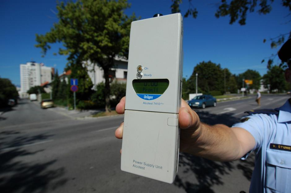 Alkotest | Avtor: Ivan Zupič