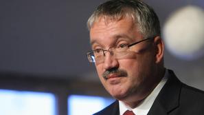 Pozeb upa, da do razveljavitve posla ne bo prišlo. (Foto: Mediaspeed)