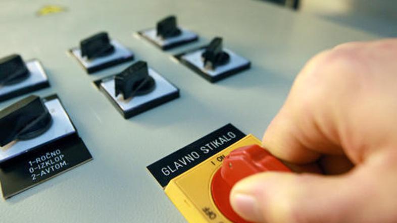 V Elesu nam včeraj ni uspelo dobiti pojasnil.