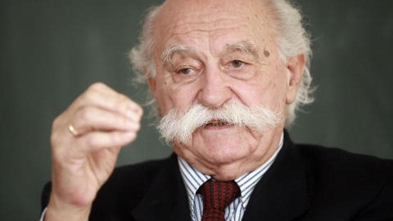 Janez Stanovnik je mlade pozval, naj stopijo pod prapor partizanstva. (Foto: IFP