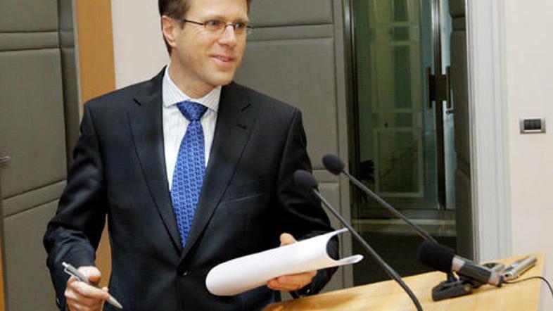 Po Žbogarjevih besedah problema ni začela Slovenija.