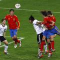 Carles Puyol je zadel z glavo in Španija se je uvrstila v finale mundiala. (Foto