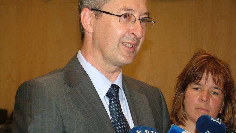 “Glede na obseg del je poslovanje v letošnjem štirimesečju okrog pozitivne ničle