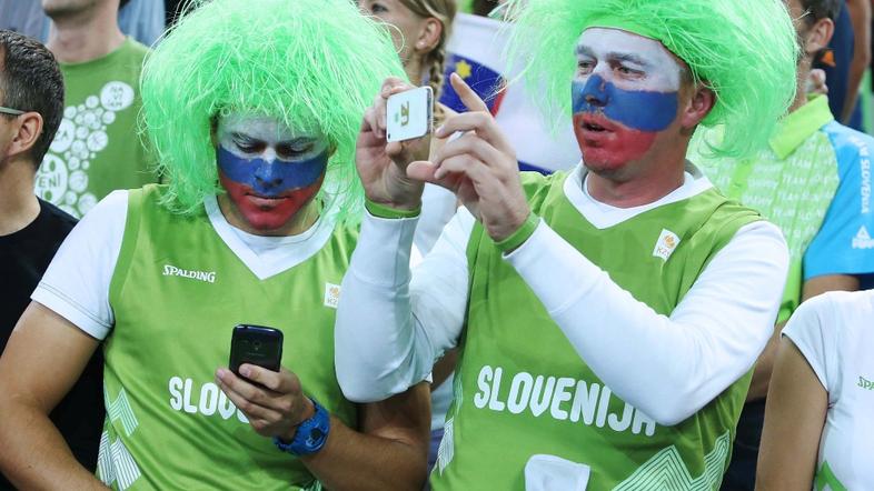 Slovenija Ukrajina EuroBasket Stožice Ljubljana lasulja zastava