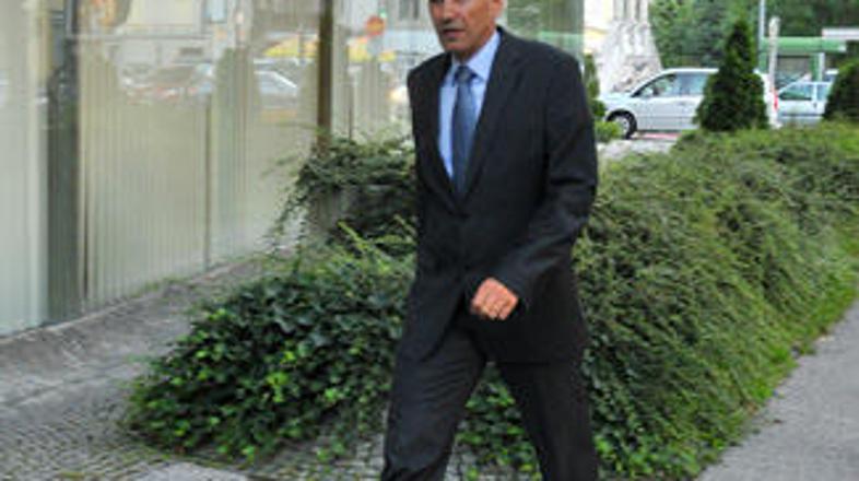 SDS je izgubila nekaj glasov, predvsem na račun manjših strank.