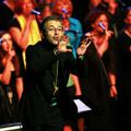 "Priredba je originalna, predrzna in je očarala z energijo izvajalcev," pravi To