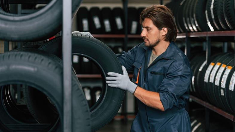 skladišče gume pnevmatike