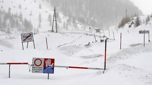 Sneženje je ohromilo zahod Avstrije.