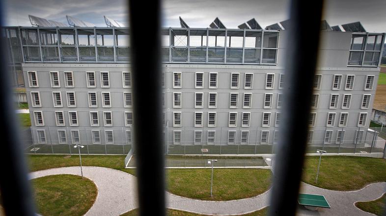 slovenija 12.10.2011, odprtje novih bivalnih objektov Zavoda za prestajanje kazn