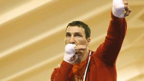 Vladimir Kličko se je poškodoval. (Foto: Reuters)