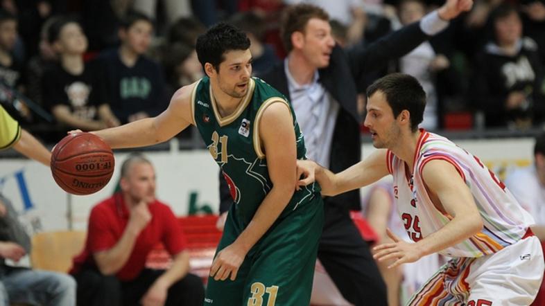 Sašo Ožbolt in soigralci so v le nekaj dneh izgubili dve zaporedni tekmi. (Foto: