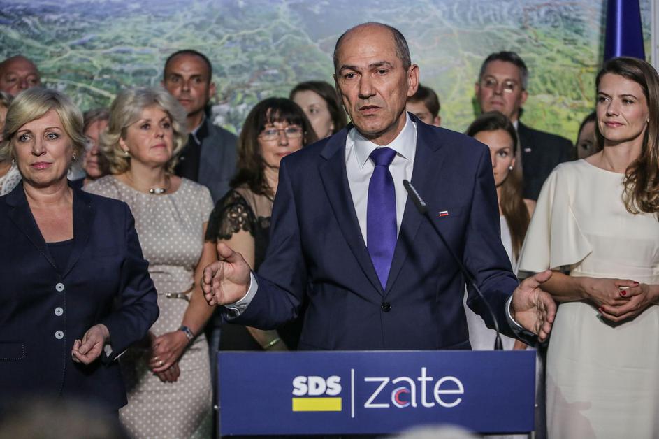 Janez Janša Urška Bačovnik Janša Romana Tomc SDS