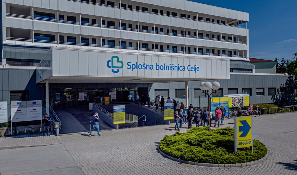 Gasilci hiteli v celjsko bolnišnico, razsula se je nevarna snov