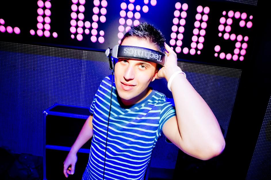 Sredin razvratni cirkuški odklop