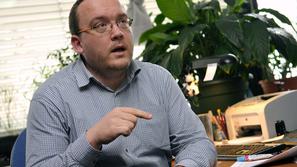 Zaščita hišnih živali v tujini ni nujno v pristojnosti veterinarskih inšpekcij, 