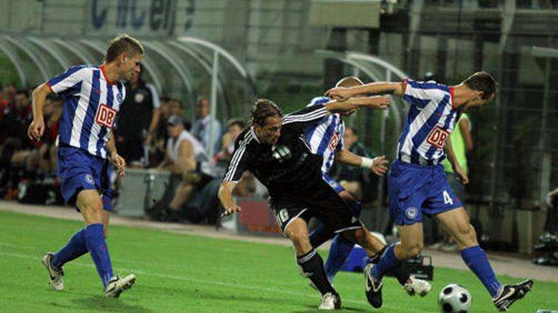 Nogometaši Interblocka so v Celju klonili proti Herhti.