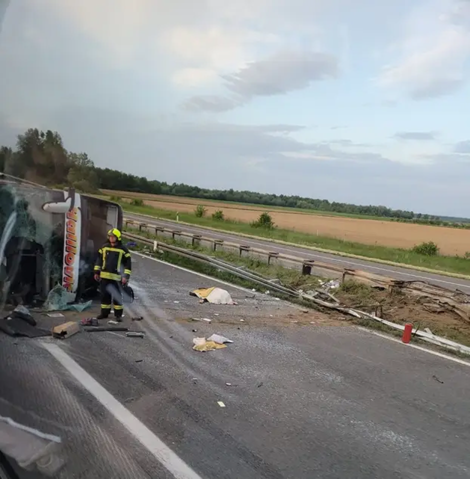 Prometna nesreča avtobusa na hrvaški avtocesti | Avtor: 24sata