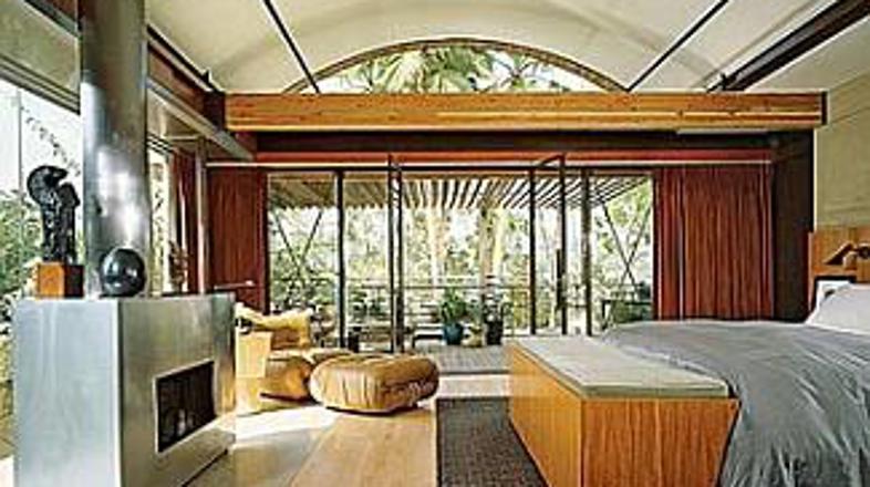 Spalnica, v kateri se crkljata Demi in Ashton.