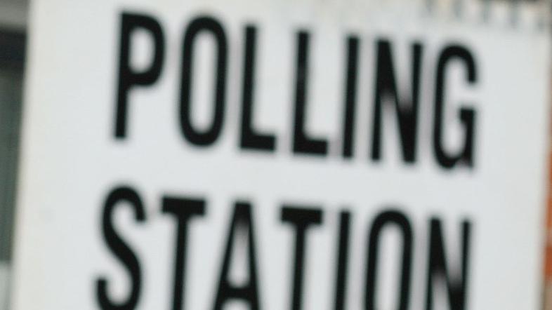 Volišča po Veliki Britaniji so se odprla danes zjutraj. (Foto: Epa)