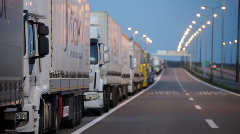 Tovornjakarji na srbsko - hrvaški meji