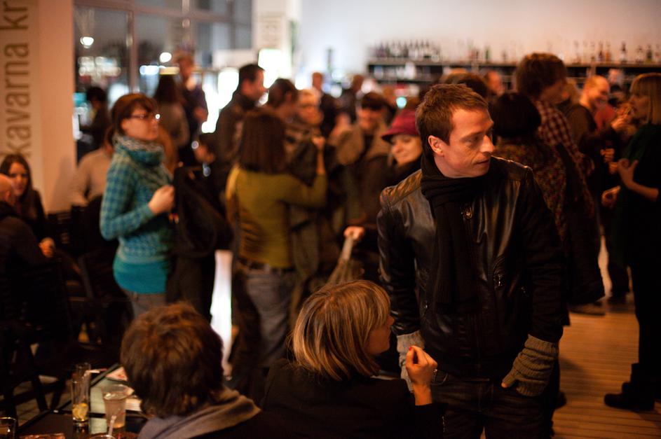 Glass Candy in New Wave Syria v Kinu Šiška