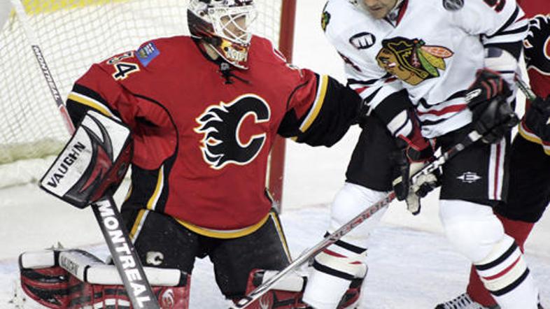 Dustin Byfuglien je v Columbusu dosegel dva gola.