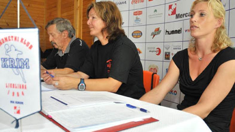 Deja Ivanović in Marta Bon sta na novinarski konferenci spregovorili o visokih c