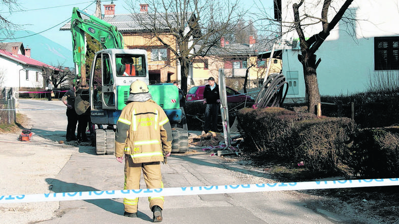 Plin so prebili delavci pri gradnji oziroma obnovi kanalizacije najprej na Dobah