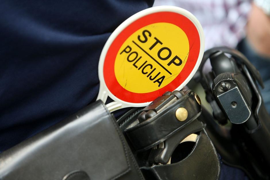 Znak Stop policija | Avtor: Nik Rovan