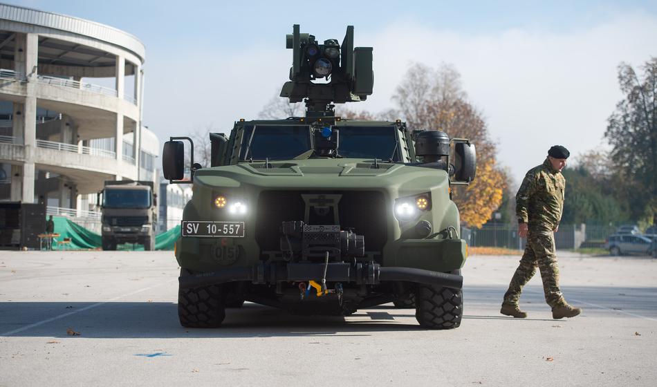 Ne se prestrašiti: Jutri bo v več krajih po Sloveniji na cestah vojska