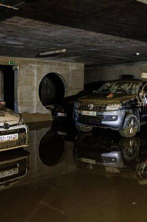 Poplavljen avto poplave