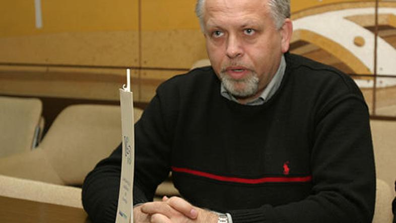 "Pričakovali bi, da bi nas direktor glede odpuščanj vsaj obvestil," pravi sindik