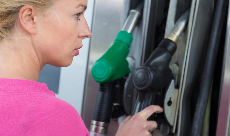 Prepoved oglaševanja bencinskih in dizelskih avtomobilov na oglasnih panojih