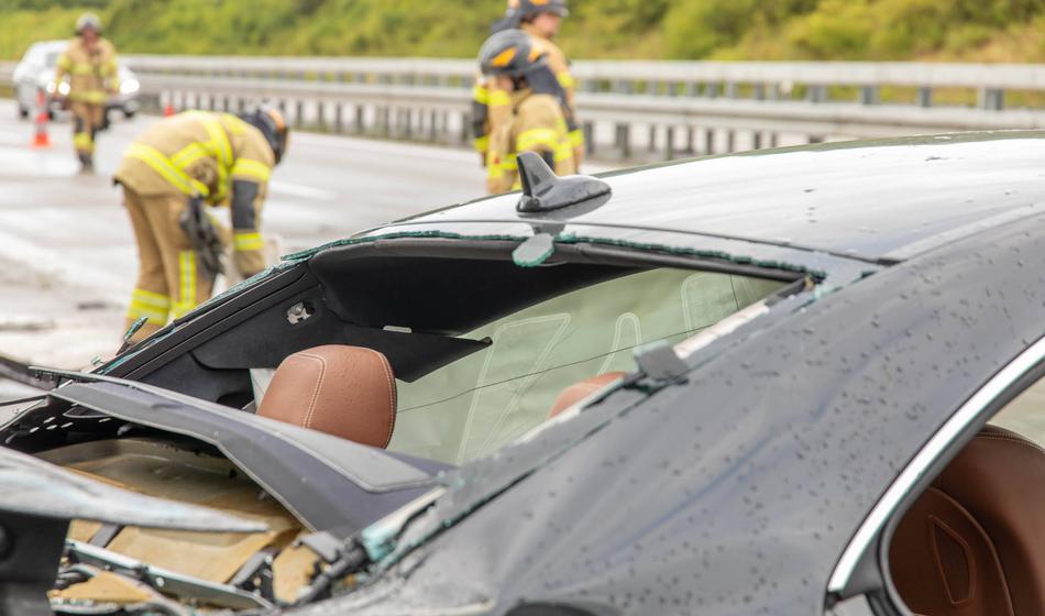 Prometna nesreča ovira promet na relaciji Hrušica-Kranjska Gora, ena oseba poškodovana