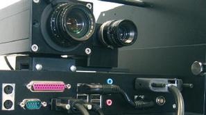 Kamera je proizvod znanega švicarskega podjetja Multanova.