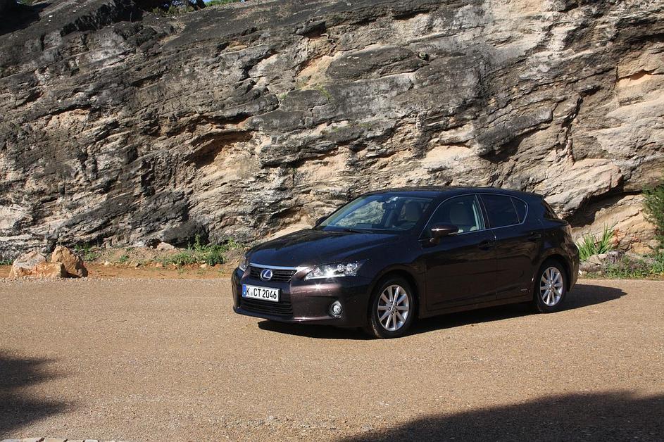 Lexus CT200h