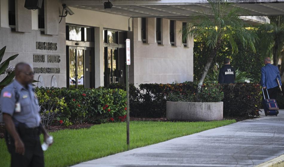 Drama na sojenju obtoženemu poskusa atentata na Trumpa