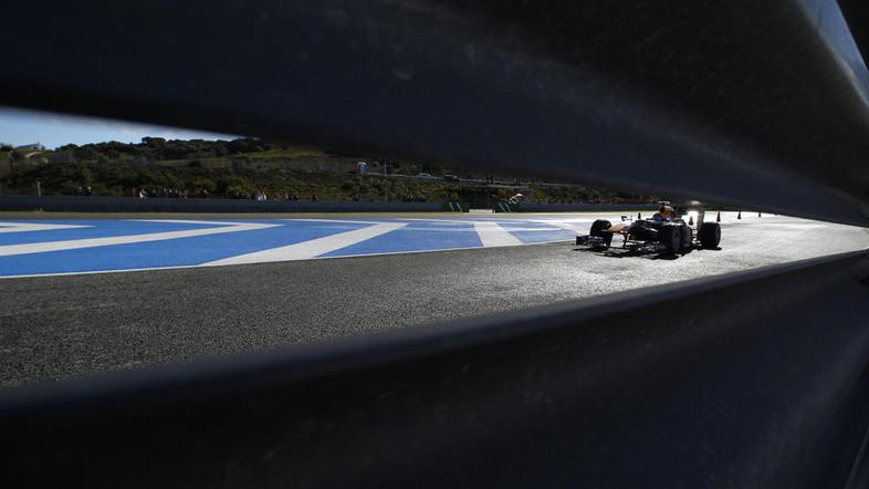 Mark Webber je bil z Red Bull Renaultom oba dneva testiranj deveti. (Foto: Reute