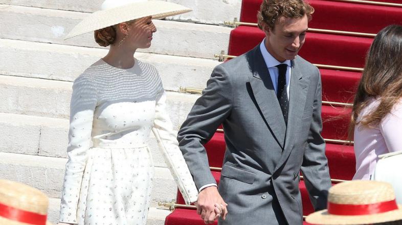 Beatrice Borromeo, Pierre