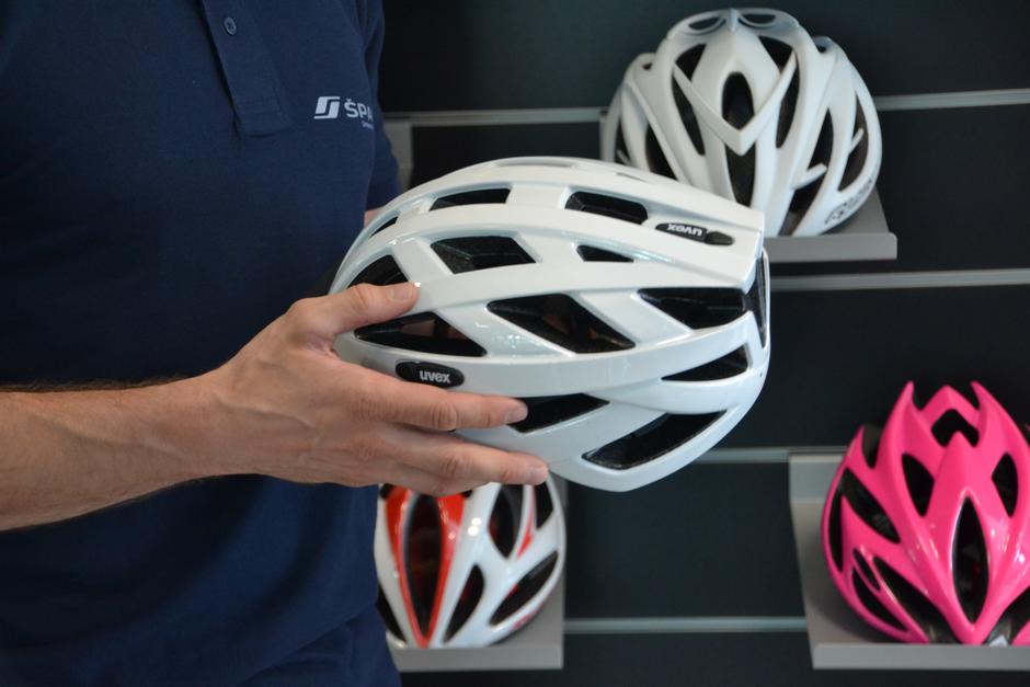 Kolesarska čelada | Avtor: Gregor Prebil