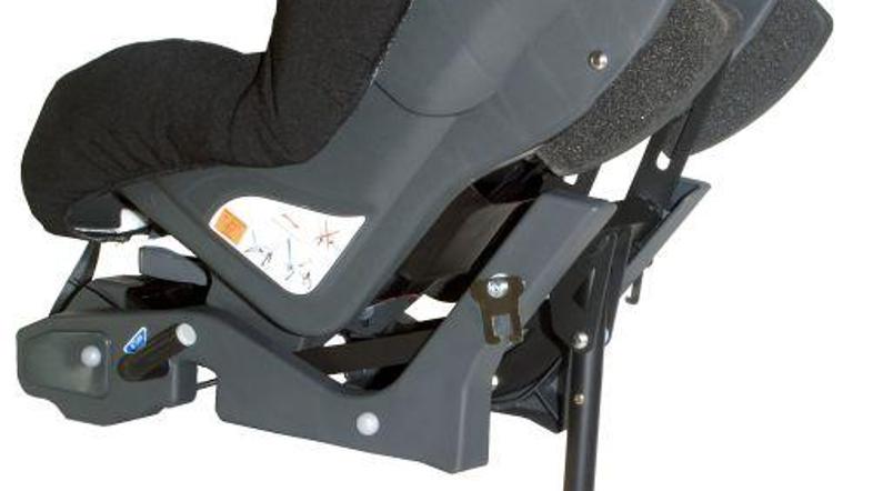Od običajnih otroških sedežev se sedeži isofix razlikujejo po posebnem zaklopnem