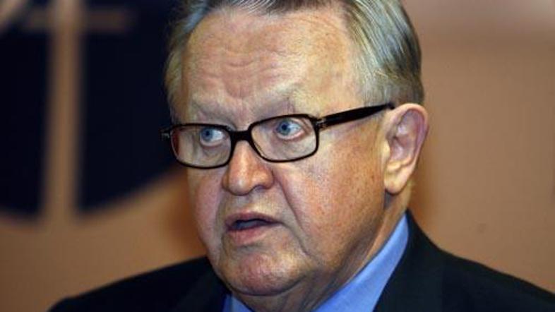 Rehn ima že kar nekaj izkušenj s posredovanjem med sprtimi narodi. Uspešen je bi