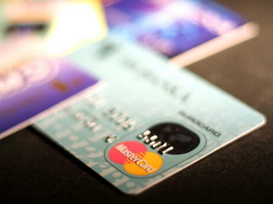 V prihodnosti bo možno tudi čezmejno nakupovanje z bančnimi karticami. FOTO: Bob | Avtor: Žurnal24 main