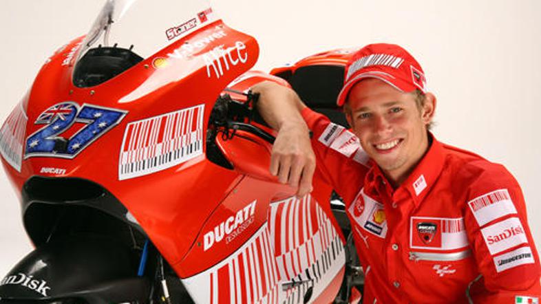 Avstralec Casey Stoner bo po zaceljenem zapestju znova pripravljen na dirke.