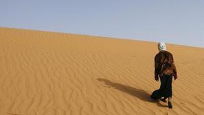 V okolici Timimouna se dvigajo peščene sipine.