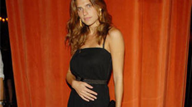 Lake Bell so ob vselitvi v stanovanje opozorili, da so v njem duhovi.